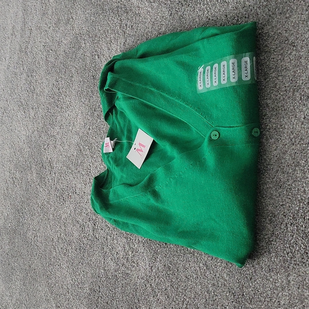 NWT Isaac Mizrahi emerald Green vneck cardigan